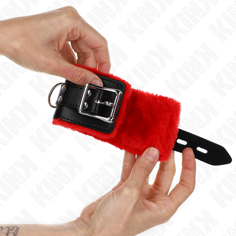 KINK – FUR LINED WRIST RESTRAINTS WITH SQUARE HOLES RED AND BLACK BELT ADJUSTABLE 17-29 CM X 6 CM