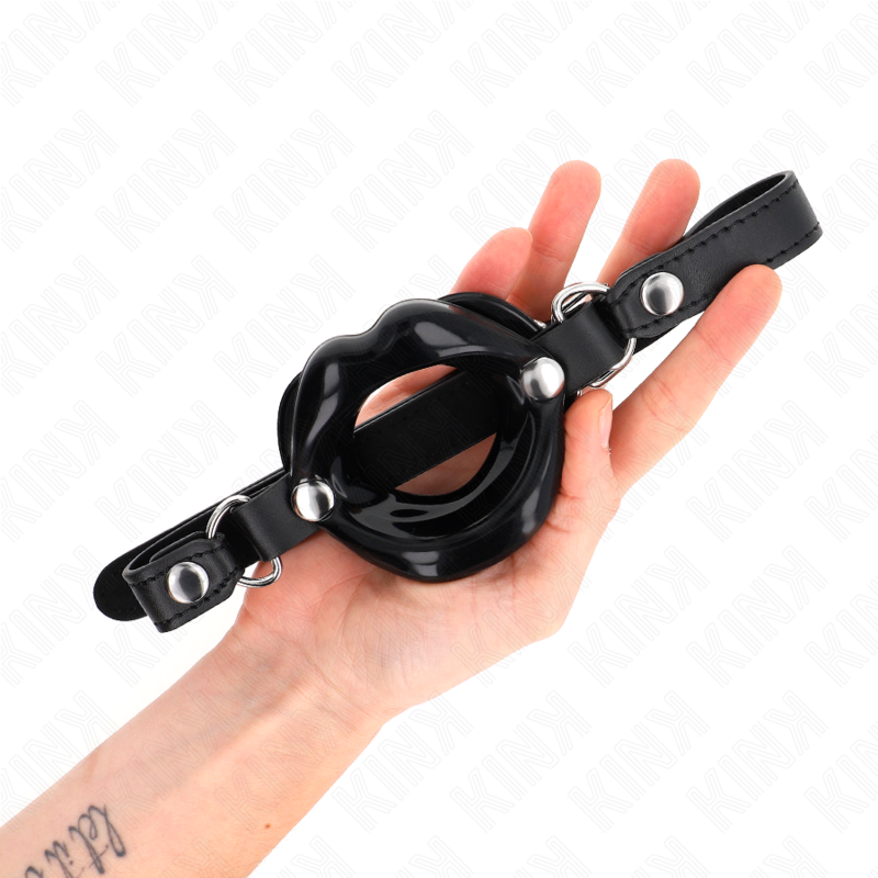 KINK – LIP 8 CM GAG WITH BLACK LEATHERETTE STRAP 63 x 2 CM ADJUSTABLE 39-58 CM