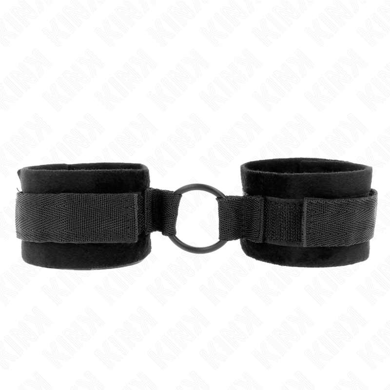 KINK – BEGINNER FUR HAND CUFFS 25 CM WITH O-RING 4 CM BLACK ADJUSTABLE 15-25 CM