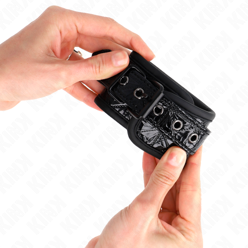 KINK - DIAMOND PATTERN WRIST RESTRAINTS BLACK ADJUSTABLE 17-26 CM X 5.5 CM - Image 3