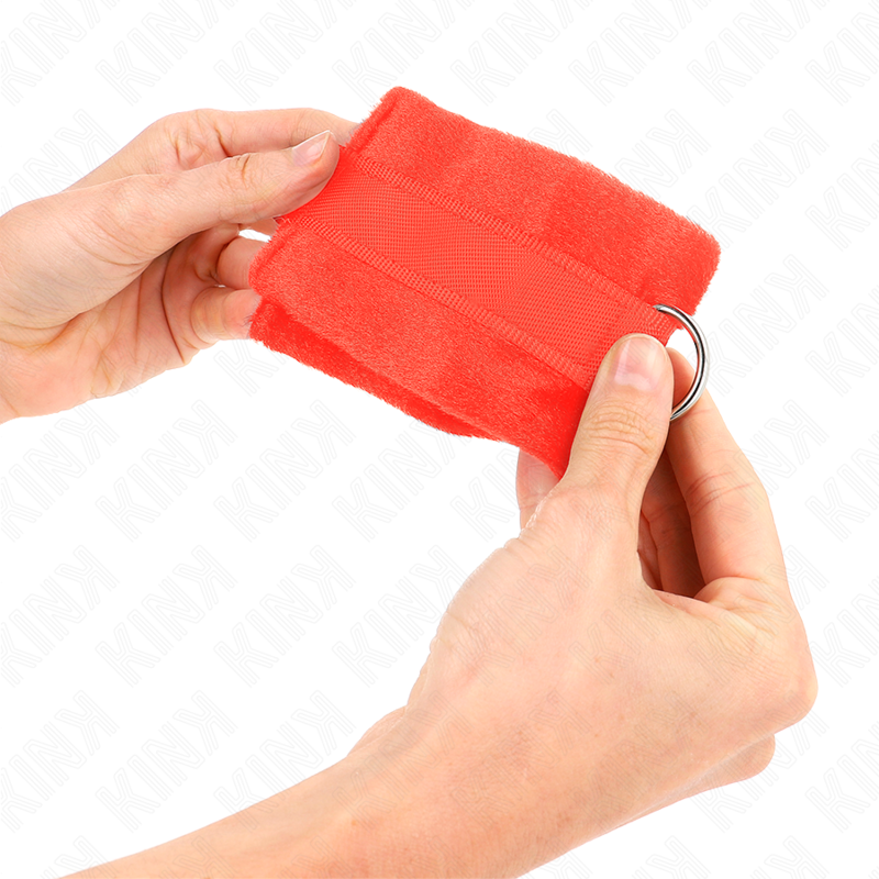 KINK - BEGINNER FUR HAND CUFFS RED 30 X 7 CM - Image 3