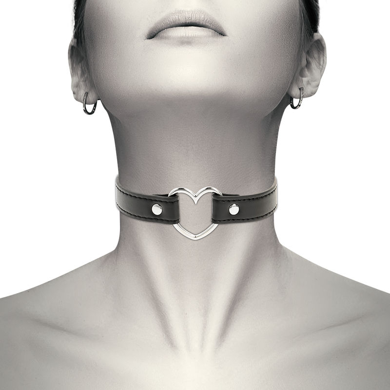 COQUETTE CHIC DESIRE – VEGAN LEATHER NECKLACE WOMAN HEART ACCESSORY